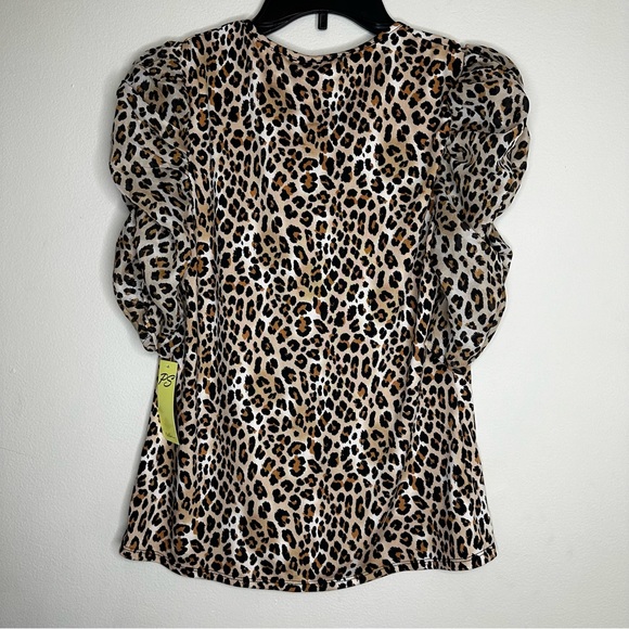 NWT PerSeption Women's Leopard Print V Neck Top Size S - Picture 2 of 7